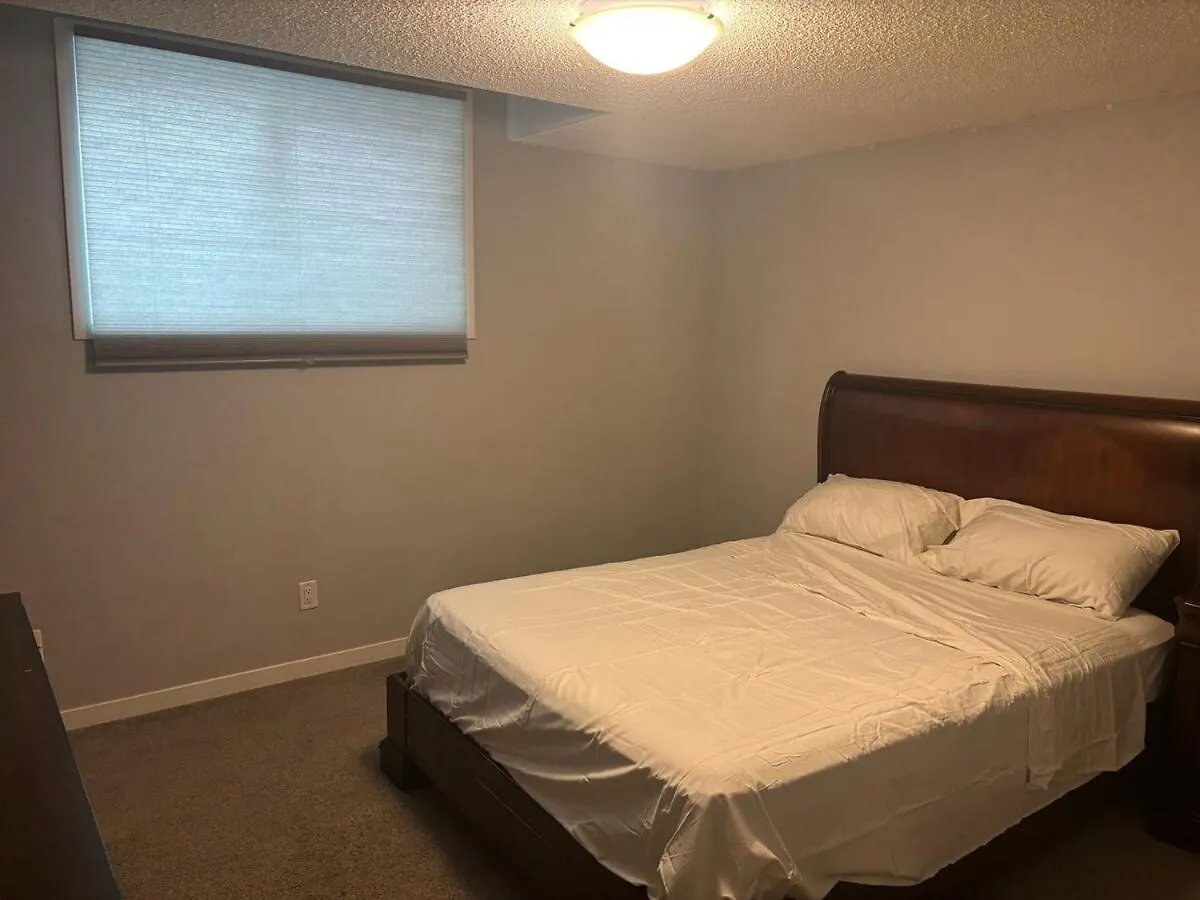Spacious 2Br Suite - Sw Edmonton 0*,  Canada
