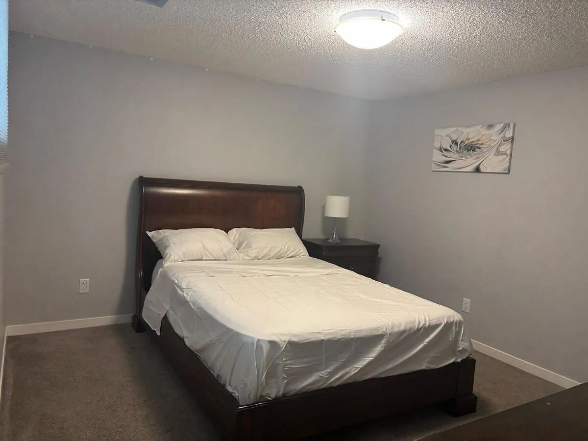 Spacious 2Br Suite - Sw Edmonton Canada